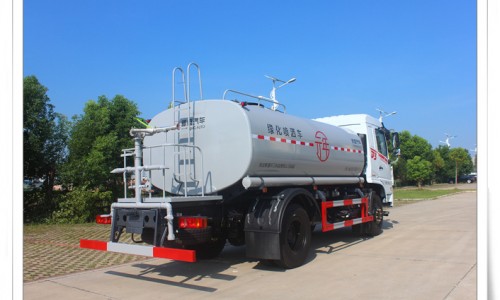东风D3洒水车