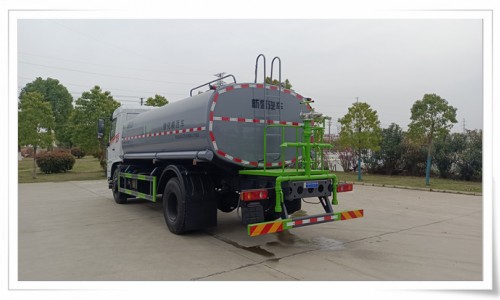 东风D3洒水车