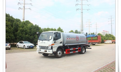 江淮10方洒水车