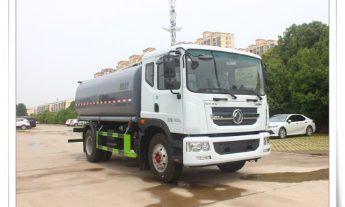 东风D9洒水车