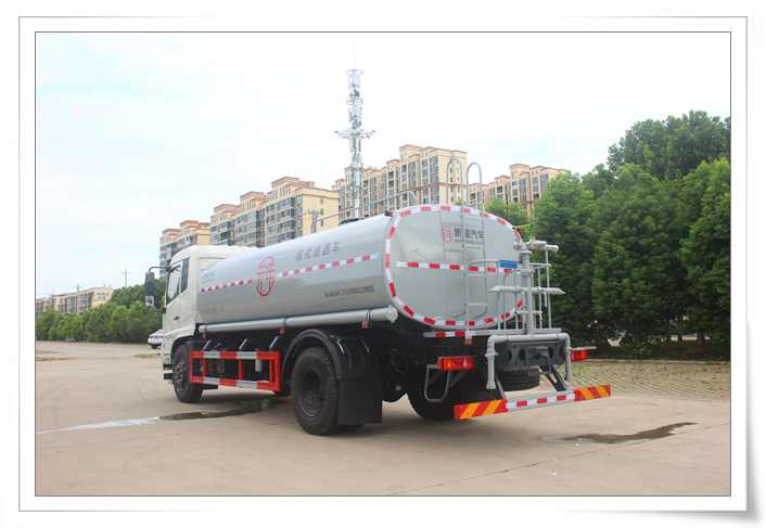 东风天锦洒水车