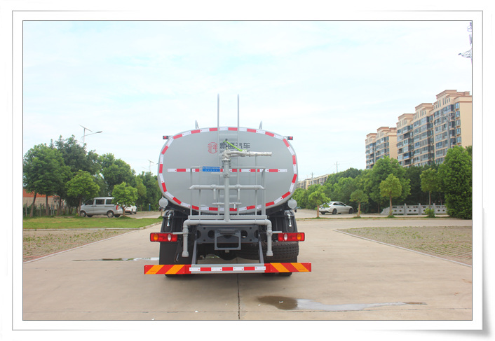 东风天锦洒水车