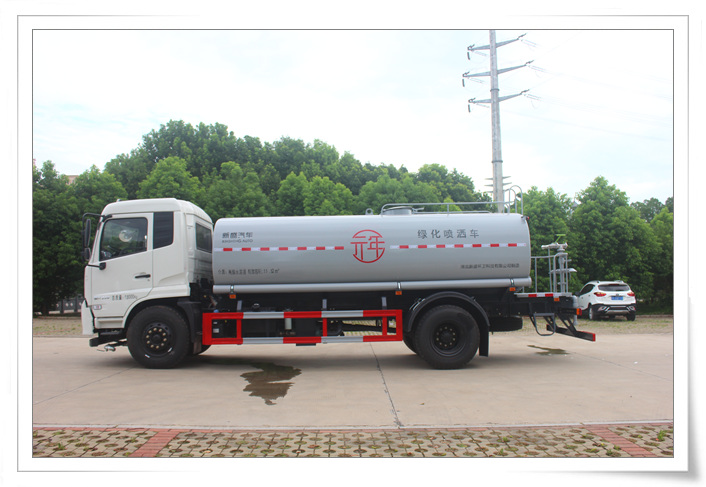 东风天锦洒水车