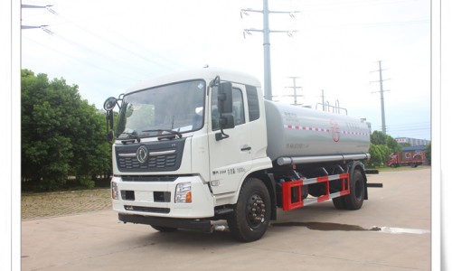东风天锦洒水车