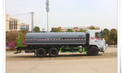 东风D3后双桥洒水车