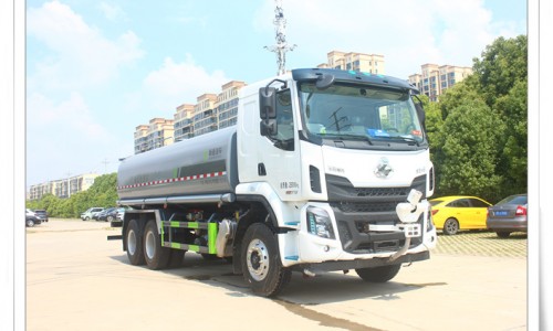 柳汽后八轮洒水车