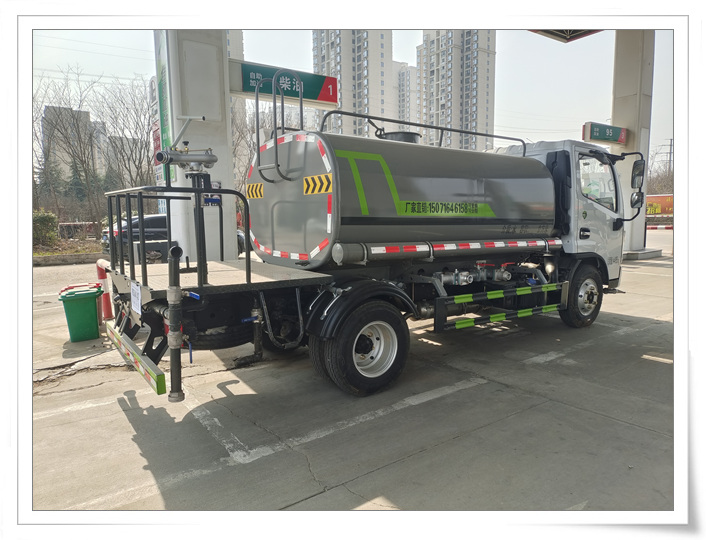 东风5方蓝牌洒水车
