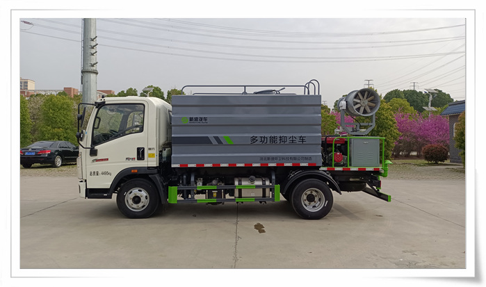 重汽8方蓝牌洒水车